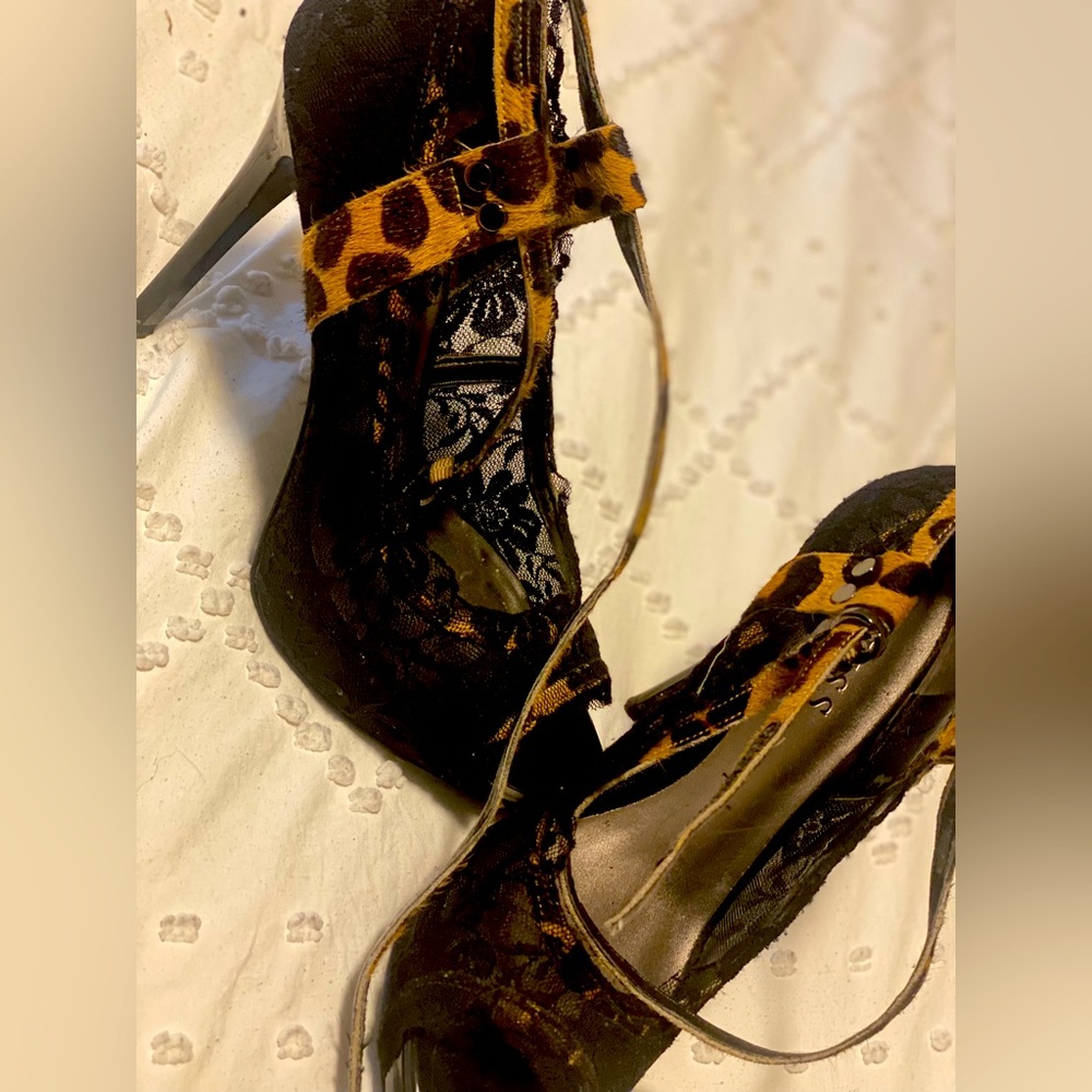 Guess Cheetah Print heels